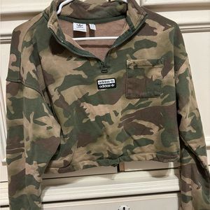 adidas camo crop crewneck size medium
